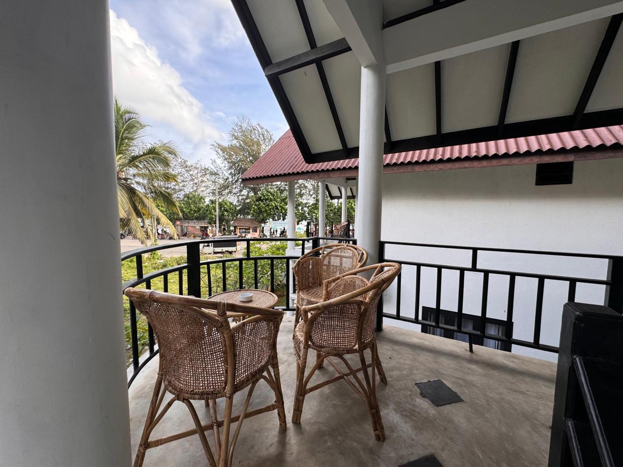 Neo Bay Hotel Weligama Exterior photo