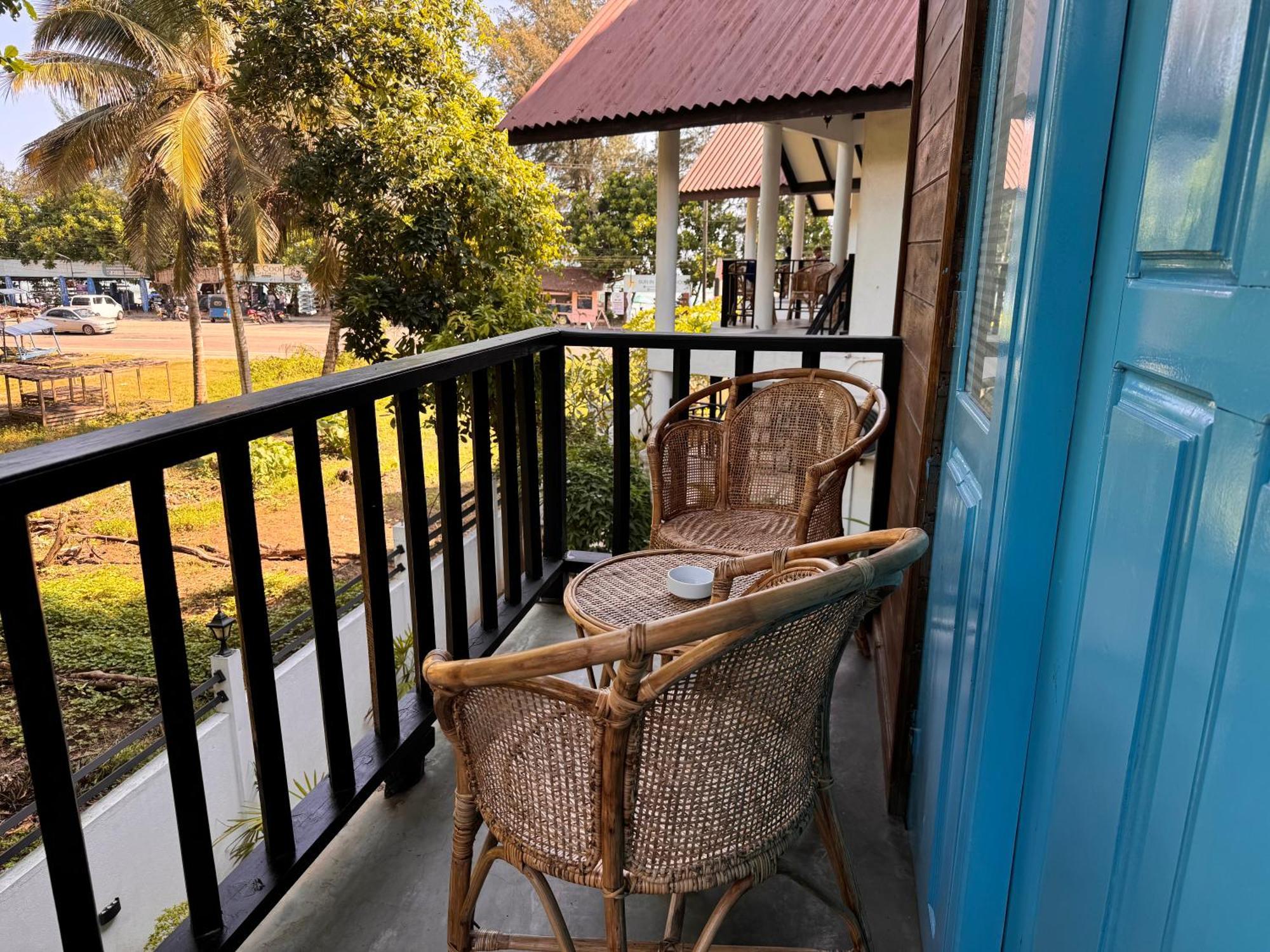 Neo Bay Hotel Weligama Exterior photo