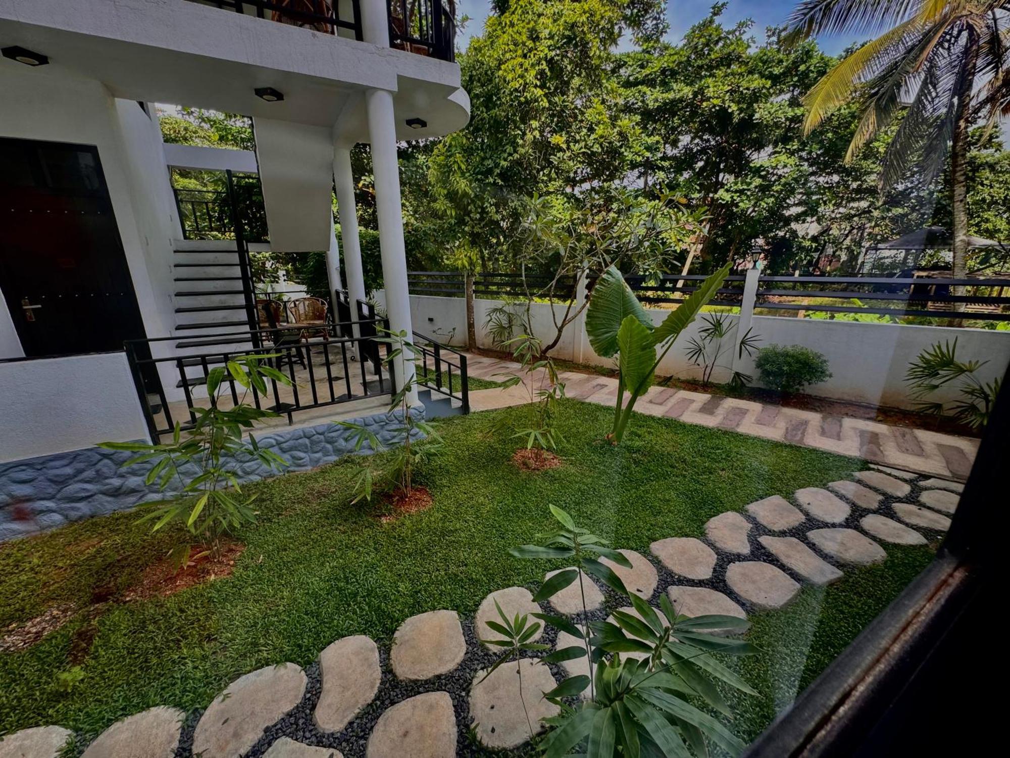 Neo Bay Hotel Weligama Exterior photo